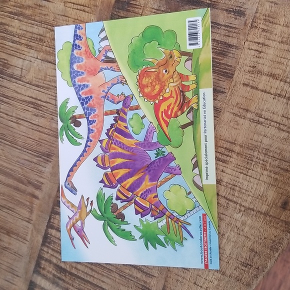 📚 Two Dinosaur Paperback Books French & English 📚 - Picture 6 of 8